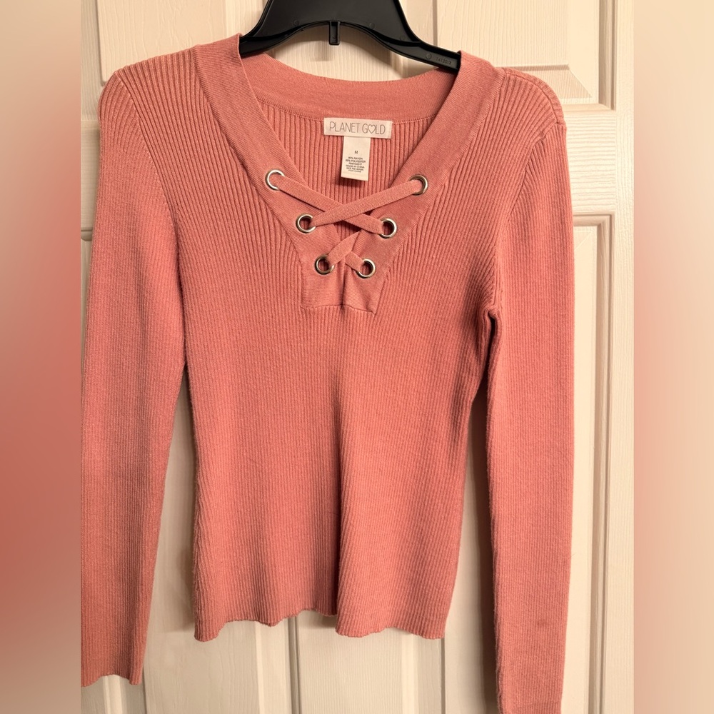 Planet Gold Sz Med Lace-Up Top in Coral